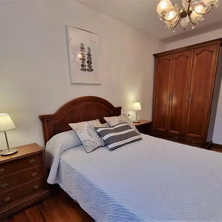 Apartment-sleeps5-parking-petfriendly *