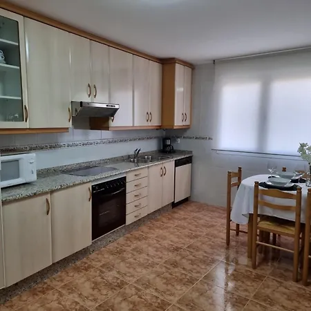 Apartment-sleeps5-parking-petfriendly