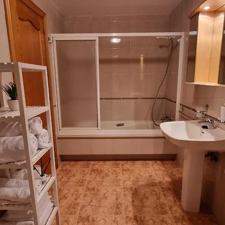 Apartment-sleeps5-parking-petfriendly